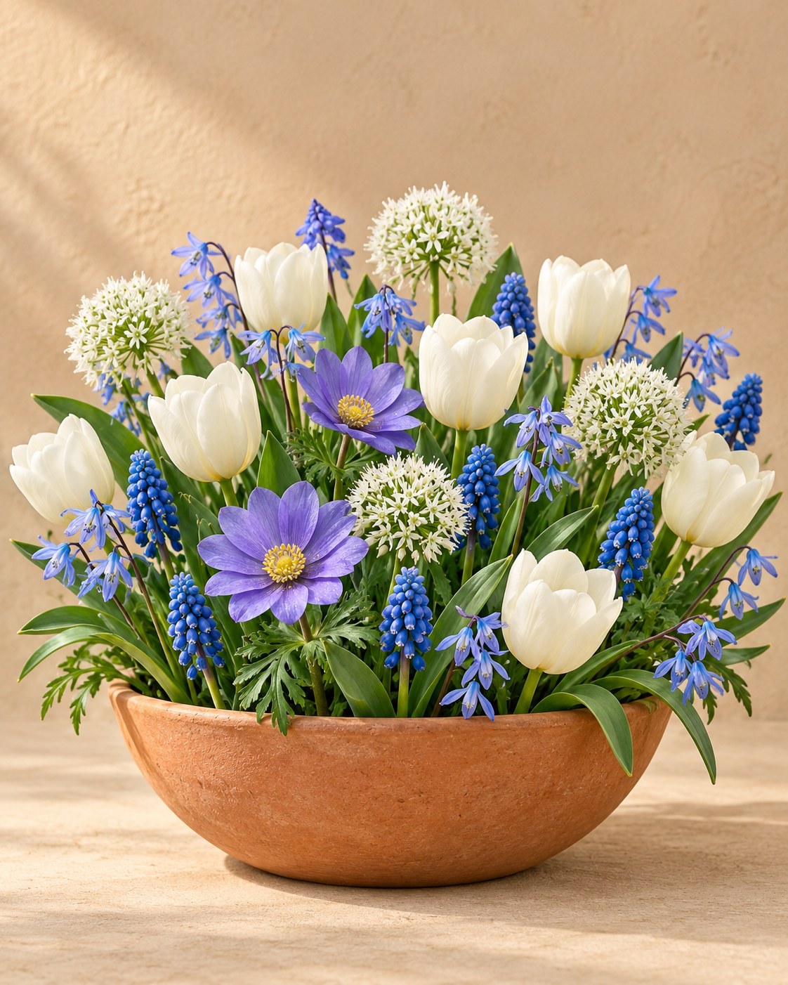 Bulbos de flor Mezcla jardín azul en flor en un jarrón