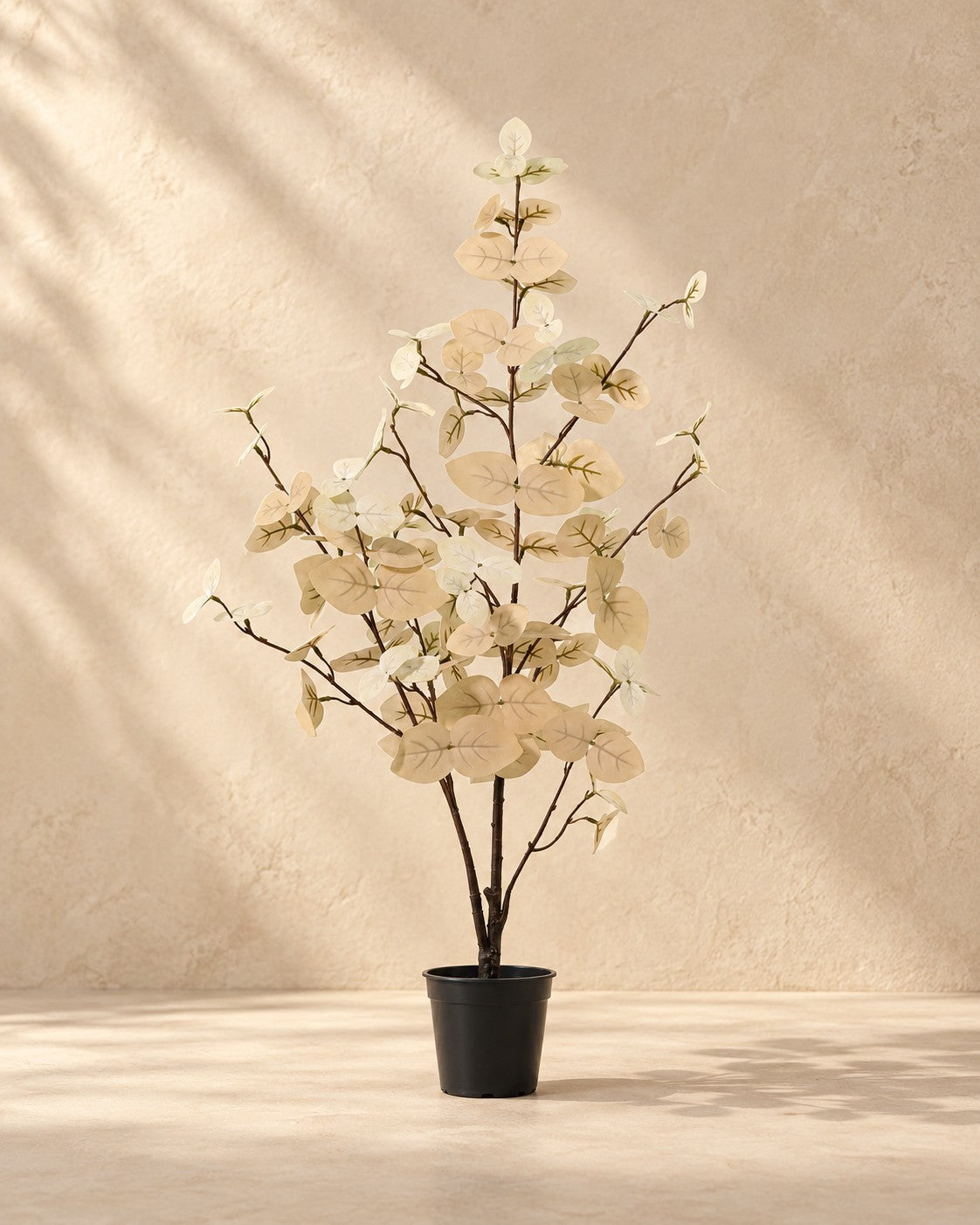 Afmetingen Kunstplant Eucalyptus wit: 86 cm hoog, pot ø13 cm
