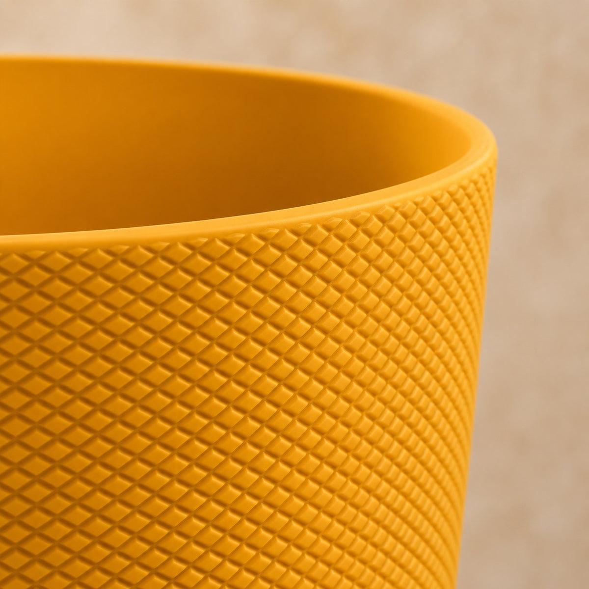 Sierpot Elho Jazz Round amber yellow Ø23 x H21 cm, detail van het oppervlak