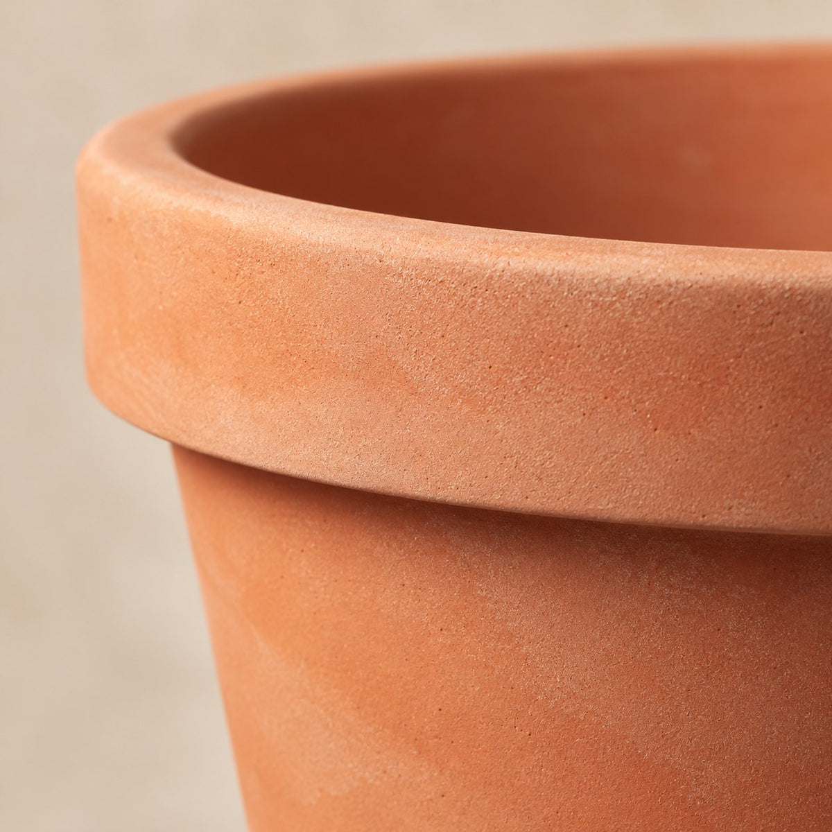 Sierpot Lira Terra Ø85 x H76 cm, detail van het oppervlak