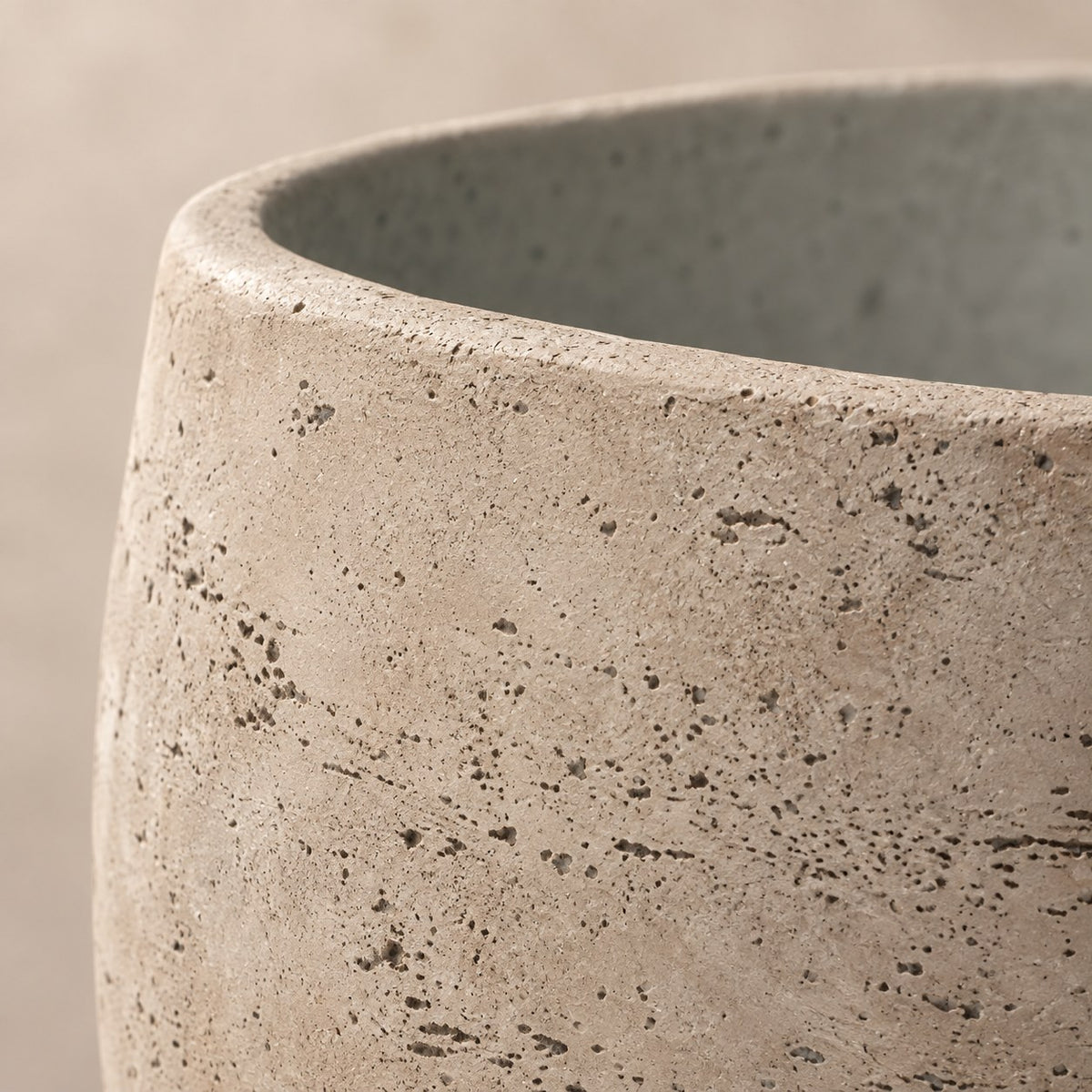 Ytterkruka Orb Grey Washed Ø32 x H28 cm, detalj av ytan