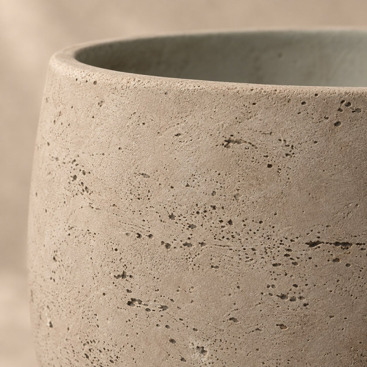 Decorative pot Orb Grey Washed Ø39 x H35 cm, surface detail