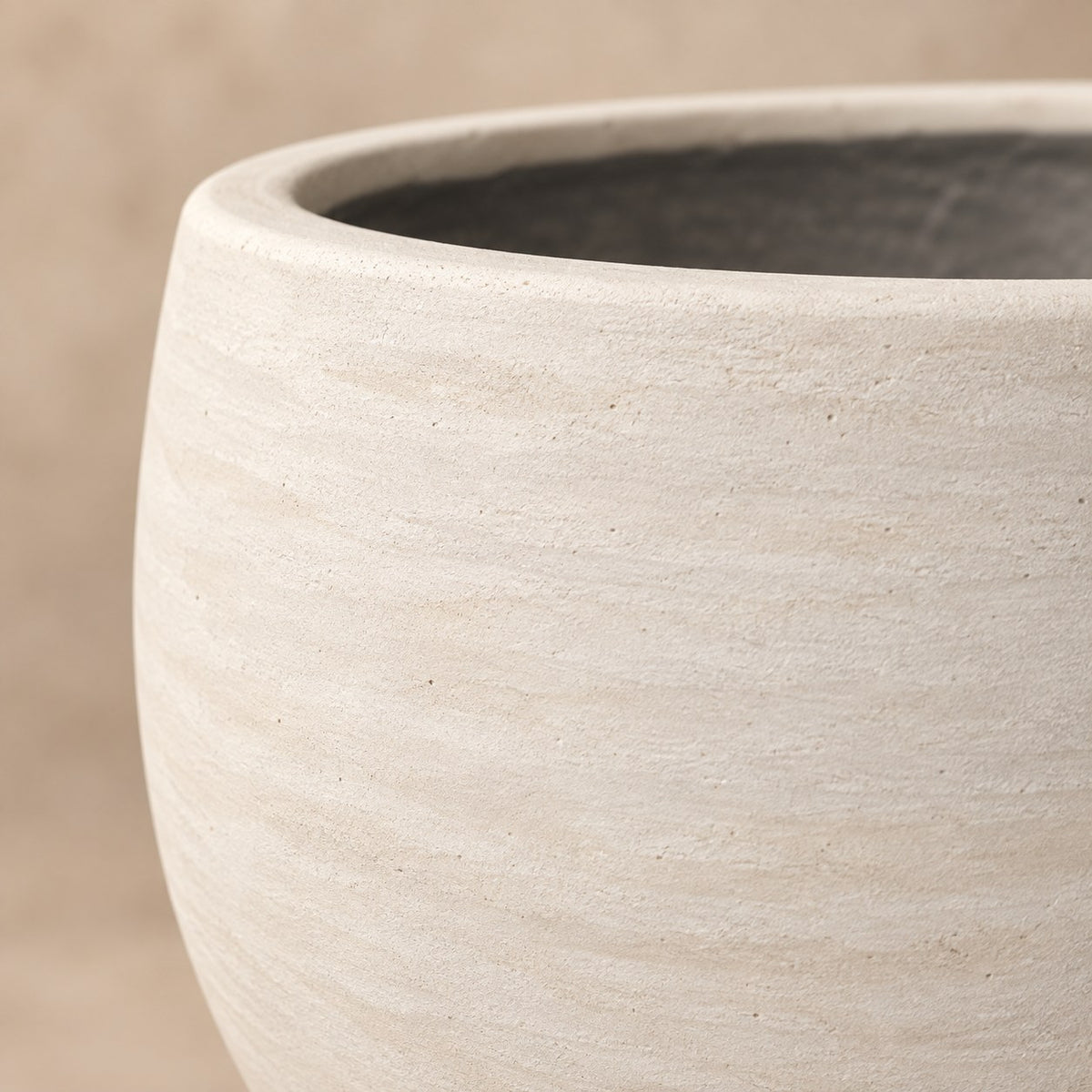 Ziertopf Orb Ivory Washed Ø69 x H57 cm, Detail der Oberfläche