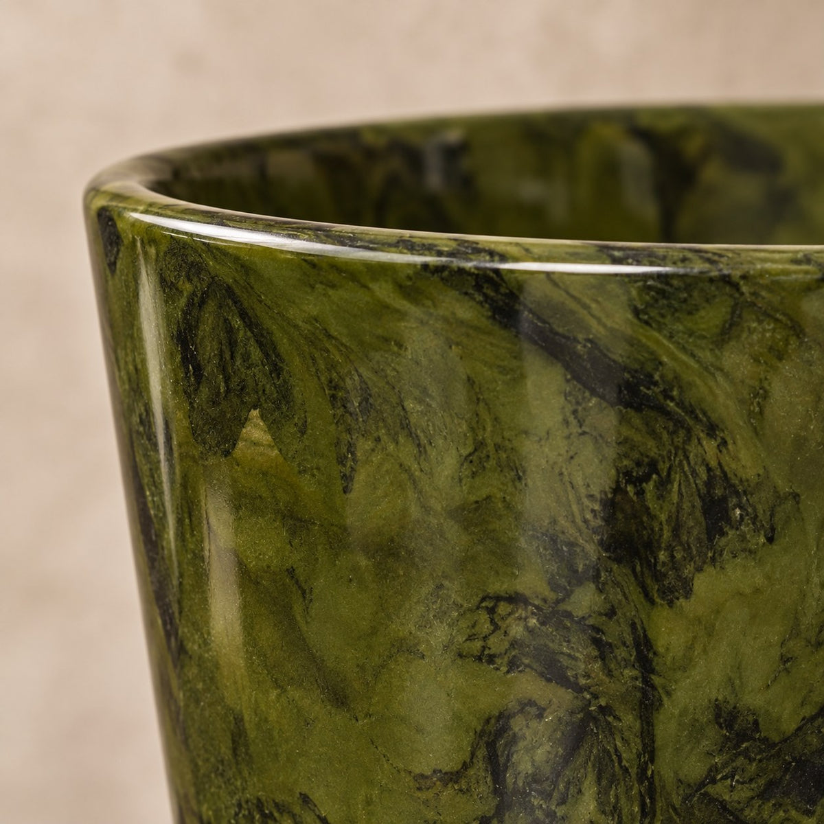 Sierpot Palermo marble groen Ø35 x H32 cm, detail van het oppervlak